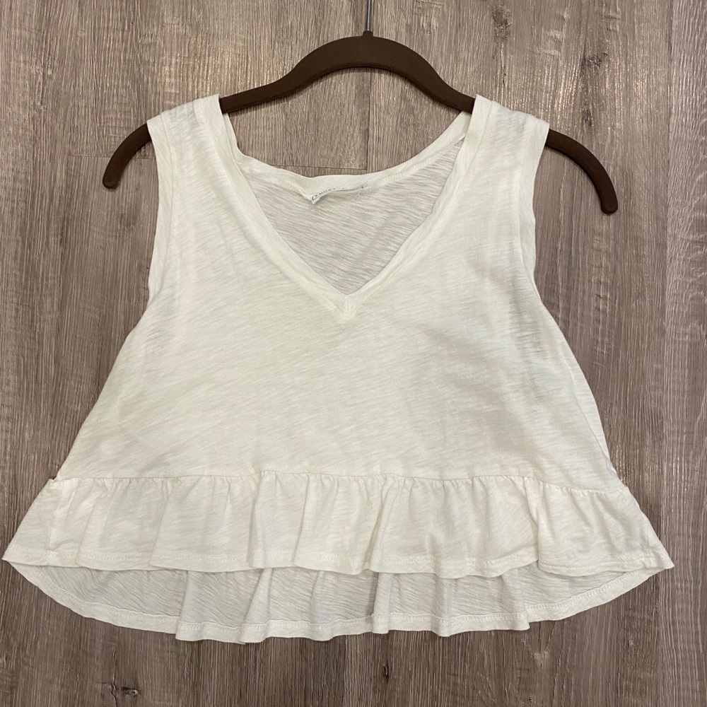 White v neck crop top